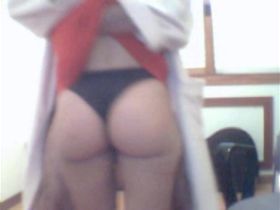 Домашнее порно с еблей сексапильной горничной толстым писюном между ляжек